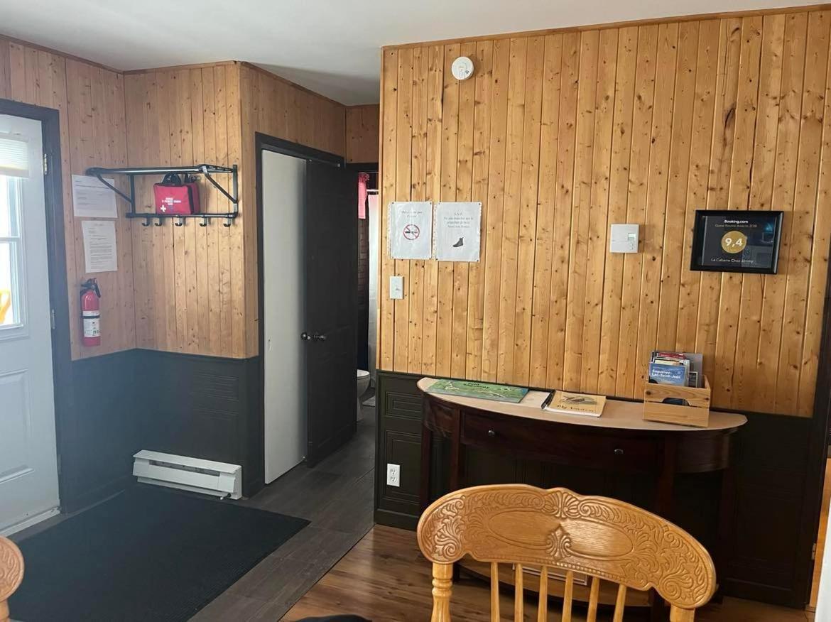 La Cabane Chez Jimmy Petit-Saguenay Eksteriør bilde