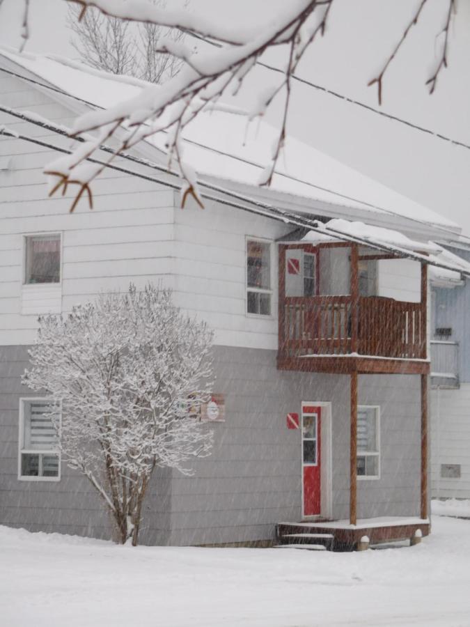 La Cabane Chez Jimmy Petit-Saguenay Eksteriør bilde